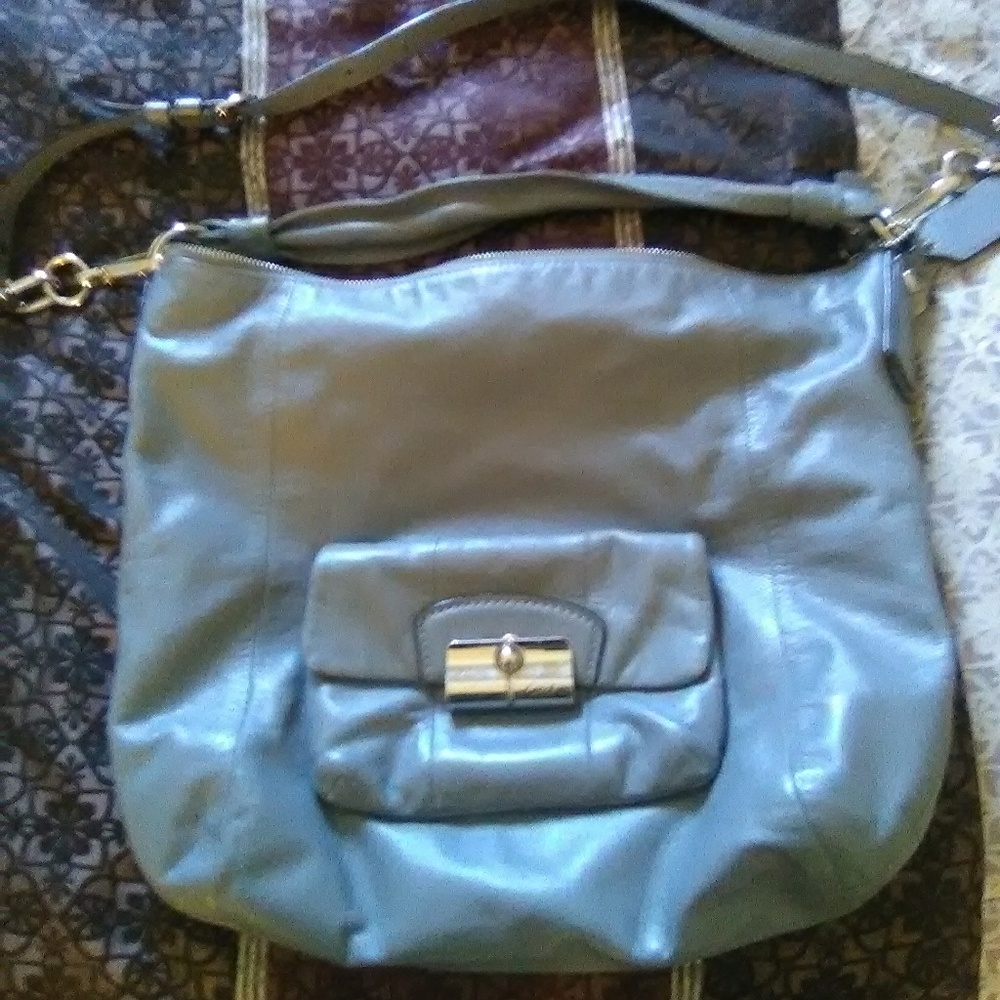 SOLD ON OTHER APP.......LARGE Coach bag,
